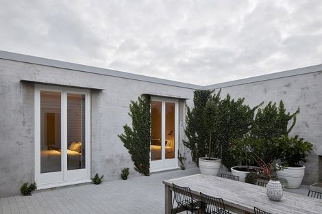 Photo of property in 13 Oxford Terrace, Devonport, Auckland, 0624