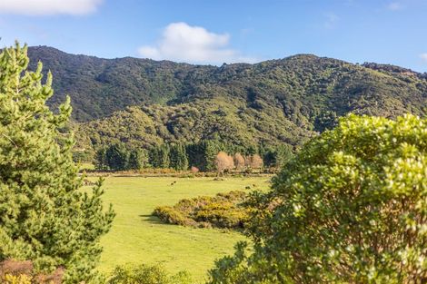 Photo of property in 675 Coast Road, Wainuiomata Coast, Wainuiomata, 5373