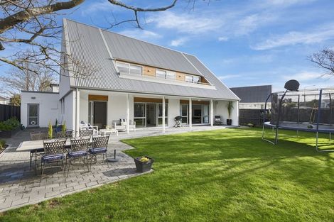 Photo of property in 53 Kotare Street, Fendalton, Christchurch, 8041