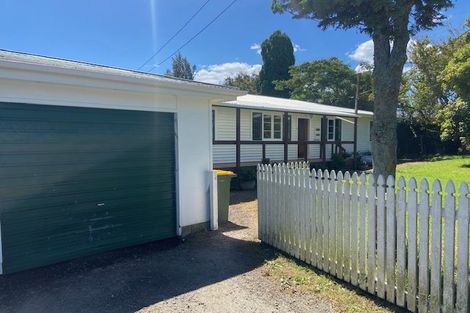 Photo of property in 18 School Road, Riverhead, 0820