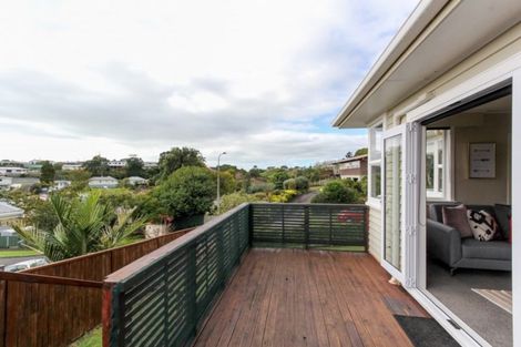 Photo of property in 10 Carlton Terrace, Westown, New Plymouth, 4310