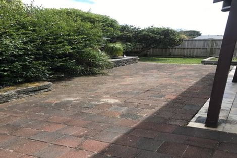 Photo of property in 2 Baronie Court, Half Moon Bay, Auckland, 2012