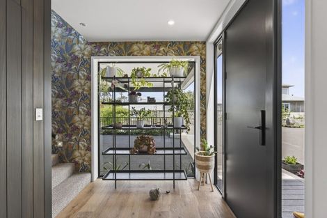 Photo of property in 8 Kowhai Street, Strandon, New Plymouth, 4312