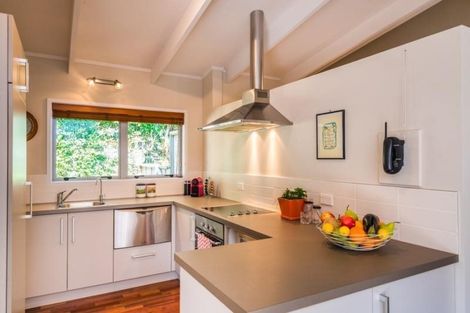 Photo of property in 2/52 Norwood Road, Bayswater, Auckland, 0622