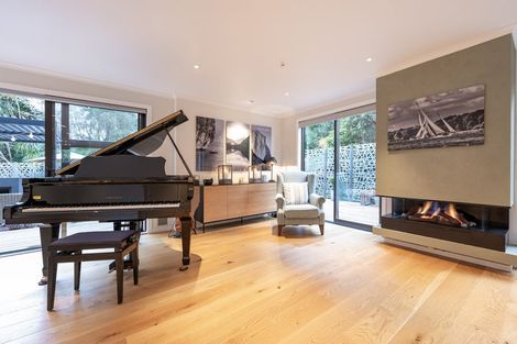 Photo of property in 5 Titiwai Place, Birkenhead, Auckland, 0626