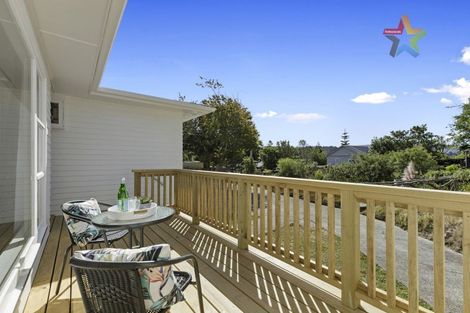 Photo of property in 385 Stokes Valley Road, Stokes Valley, Lower Hutt, 5019