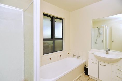 Photo of property in 30a Peer Street, Upper Riccarton, Christchurch, 8041