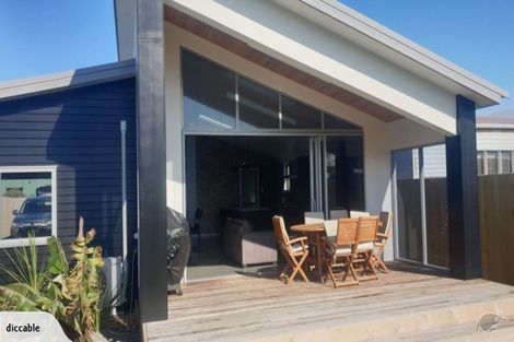 Photo of property in 3 Kamahi Street, Castlecliff, Whanganui, 4501