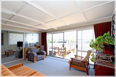 Photo of property in 3 Huia Street, Foxton Beach, Foxton, 4815