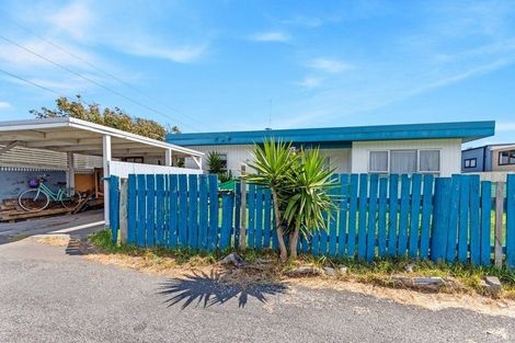 Photo of property in 7a Seafront Road, Castlecliff, Whanganui, 4501
