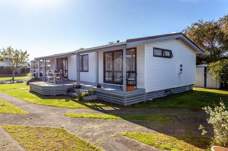 Photo of property in 13 Chestnut Grove, Tairua, 3508