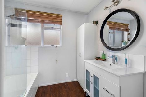 Photo of property in 6 Hobbs Place, Westbrook, Palmerston North, 4412