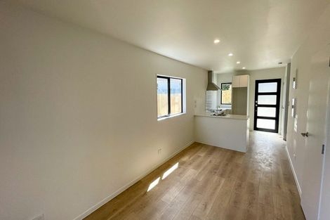 Photo of property in 1/7 South Pacific Place, Henderson, Auckland, 0612