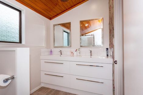 Photo of property in 10 Keepa Avenue, Paeroa, 3600