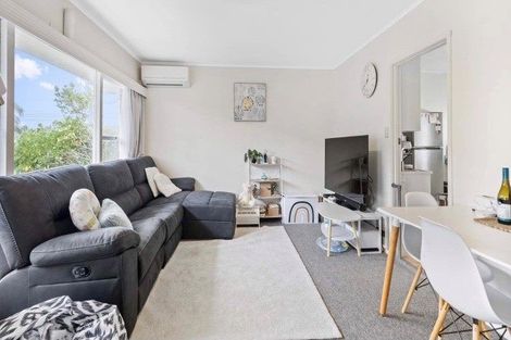 Photo of property in 2/10 Hororata Road, Hauraki, Auckland, 0622