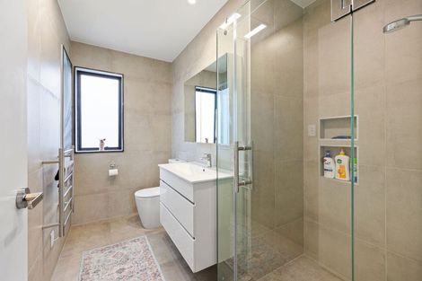 Photo of property in 9e Glenfern Road, Mellons Bay, Auckland, 2014