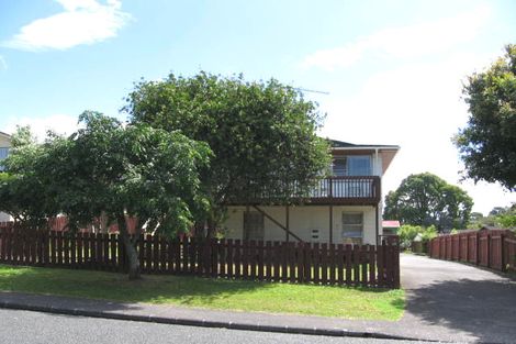 Photo of property in 3 Cockayne Crescent, Sunnynook, Auckland, 0620