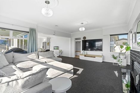 Photo of property in 73 Kawiu Road, Levin, 5510