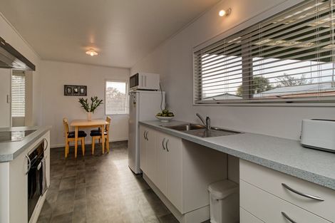 Photo of property in 9 Kaweka Place, Havelock North, 4130