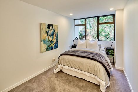 Photo of property in 2/326 Oriental Parade, Oriental Bay, Wellington, 6011