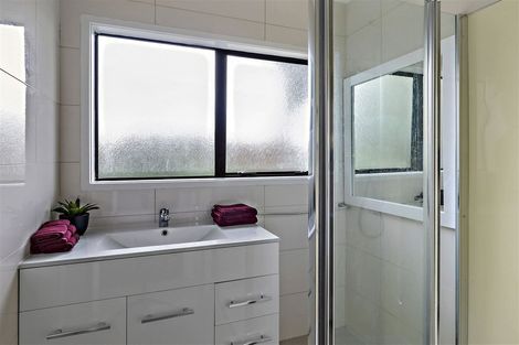 Photo of property in 2/31 Rangeview Road, Sunnyvale, Auckland, 0612