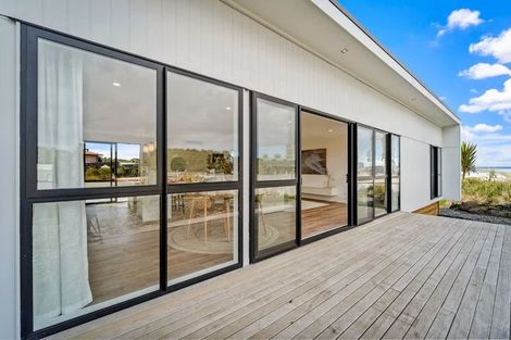 Photo of property in 61 Hauraki Road, Leigh, Warkworth, 0985