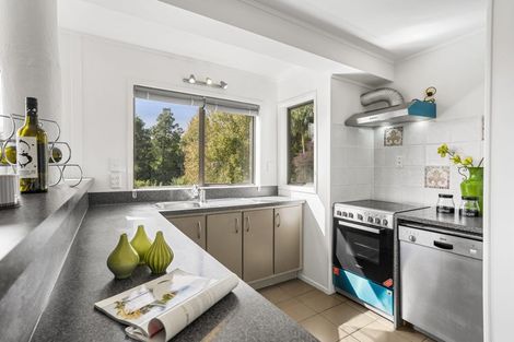 Photo of property in 8 Lynngate Place, Hillcrest, Auckland, 0627