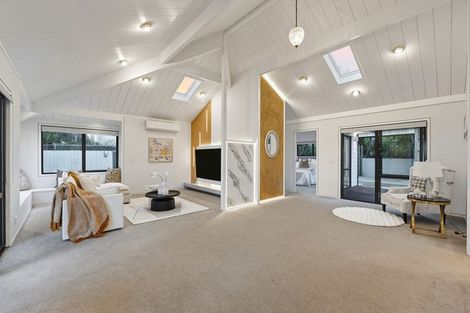 Photo of property in 45 Pohutukawa Avenue, Shelly Park, Auckland, 2014