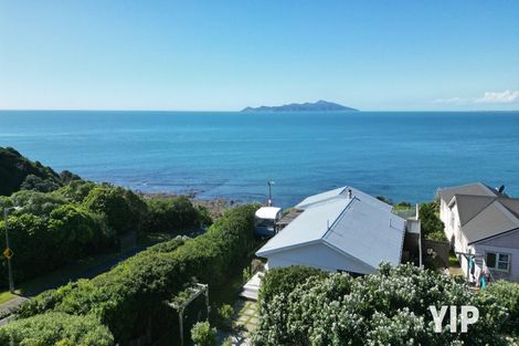 Photo of property in 30 Pukerua Beach Road, Pukerua Bay, 5026