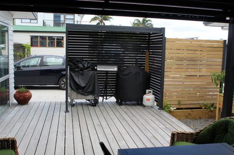 Photo of property in 35a Gledstane Road, Stanmore Bay, Whangaparaoa, 0932