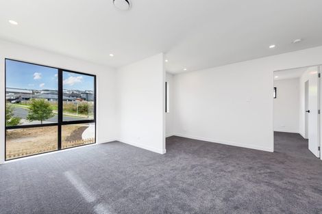 Photo of property in 5 Endurance Rise, Orewa, 0931