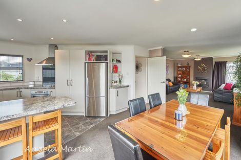 Photo of property in 47a Rosalie Terrace, Kelvin Grove, Palmerston North, 4414