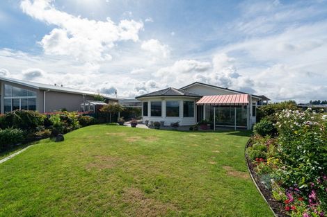 Photo of property in 5 Pukenamu Road, Rainbow Point, Taupo, 3330