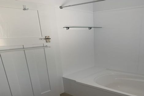 Photo of property in 70 Cutfield Road, New Plymouth, 4310