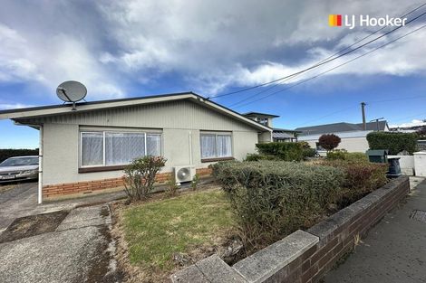 Photo of property in 105 Macandrew Road, South Dunedin, Dunedin, 9012