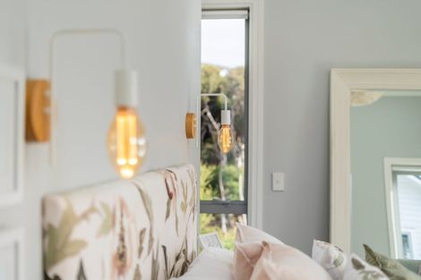 Photo of property in 5 Helm Place, Whitby, Porirua, 5024