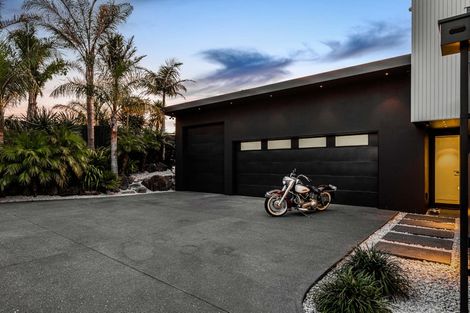 Photo of property in 3 Mansion Court, West Harbour, Auckland, 0618