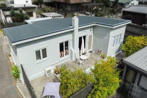 Photo of property in 2/176 Henderson Valley Road, Henderson, Auckland, 0612