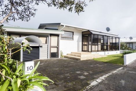 Photo of property in 10 Stuart Place, Blagdon, New Plymouth, 4310