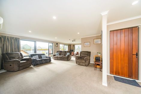 Photo of property in 8 Angelina Way, Kelvin Grove, Palmerston North, 4414