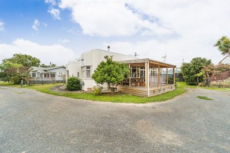 Photo of property in 3 Lena Place, Foxton, 4814