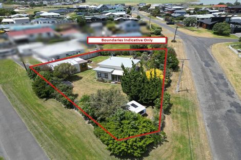 Photo of property in 31 Shortt Street, Foxton Beach, Foxton, 4815