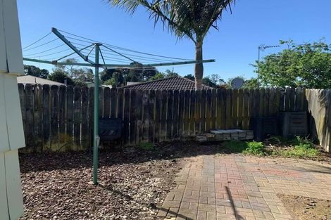 Photo of property in 1/12 De Thiery Place, Pakuranga Heights, Auckland, 2010