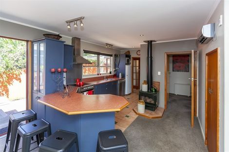 Photo of property in 2/33 Beach Road, Paekakariki, 5034