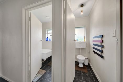 Photo of property in 49 Castle Street, Eltham, 4322