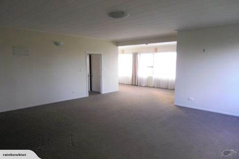 Photo of property in 92 Tiri Road, Tindalls Beach, Whangaparaoa, 0930