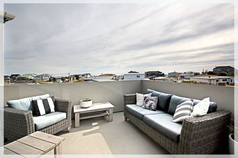 Photo of property in 9 Trafalgar Street, Foxton Beach, Foxton, 4815