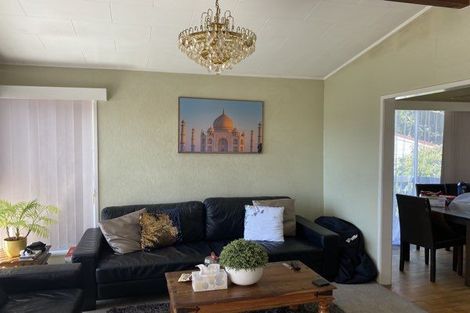 Photo of property in 1/17 Powrie Street, Glenfield, Auckland, 0629