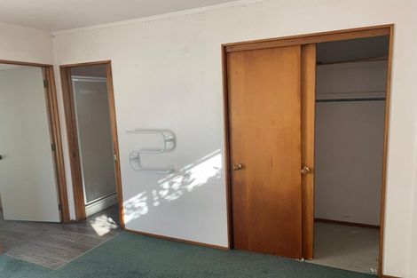 Photo of property in 8 Devonshire Road, Unsworth Heights, Auckland, 0632