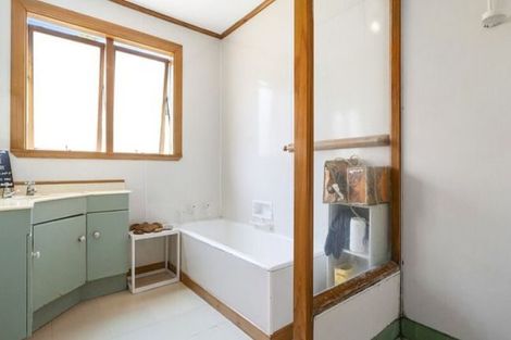 Photo of property in 6 Grendon Road, Titirangi, Auckland, 0604